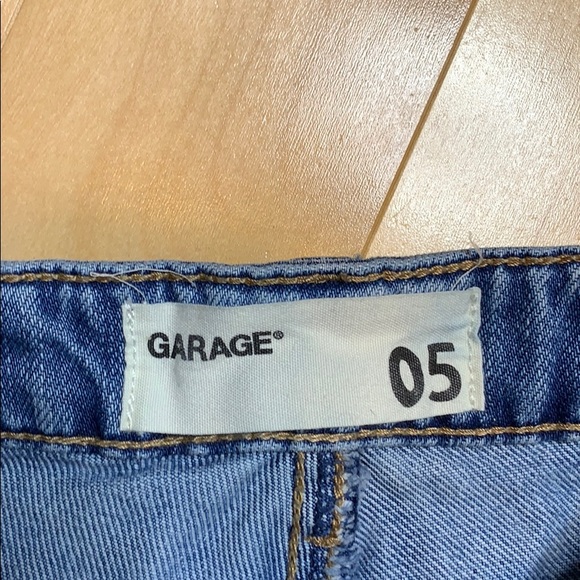 Garage Mom Jeans - Picture 3 of 3
